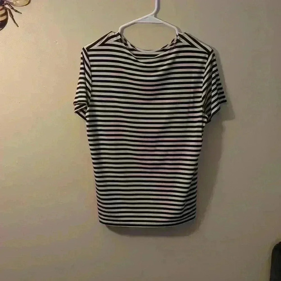 Non branded shirt, medium size, black and white stripes - Picture 3 of 3